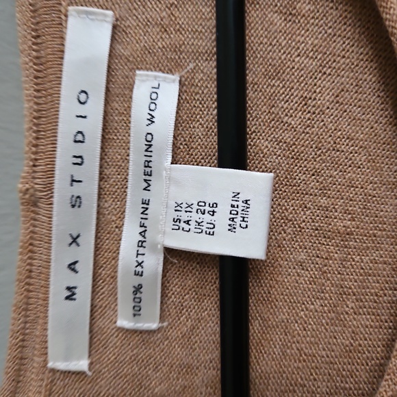 Max Studio sweater - Picture 2 of 6